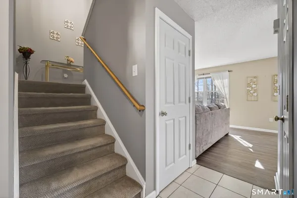 $335,000 | 135 New Britain Avenue, Unit 5, Plainville, CT 06062