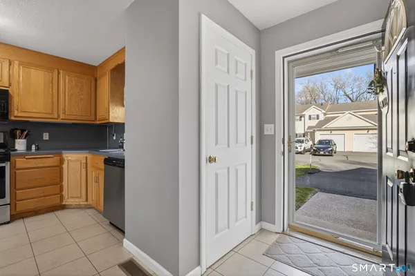 $335,000 | 135 New Britain Avenue, Unit 5, Plainville, CT 06062