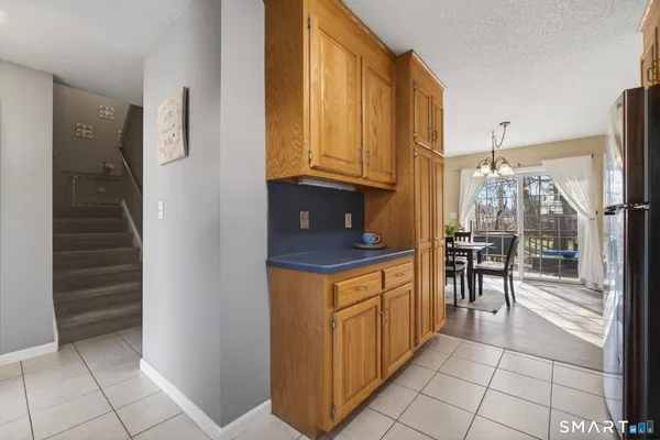 $335,000 | 135 New Britain Avenue, Unit 5, Plainville, CT 06062