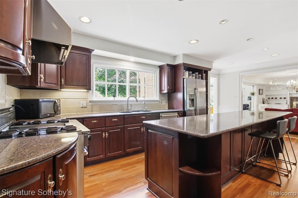 4784 Walnut Lake Road Bloomfield Hills, MI 48301 - Photo 6 of 17