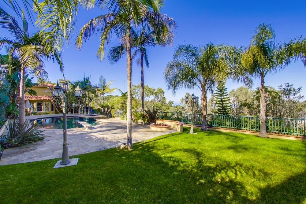 1768 El Paso Real La Jolla, CA 92037 - Photo 2 of 25