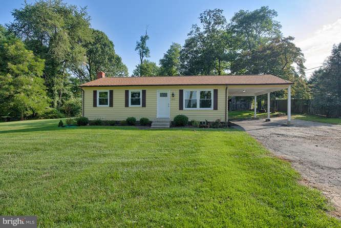 15715 Barnesville Road Boyds, MD 20841 - Photo 1 of 30 Exterior (Front) freshly painted