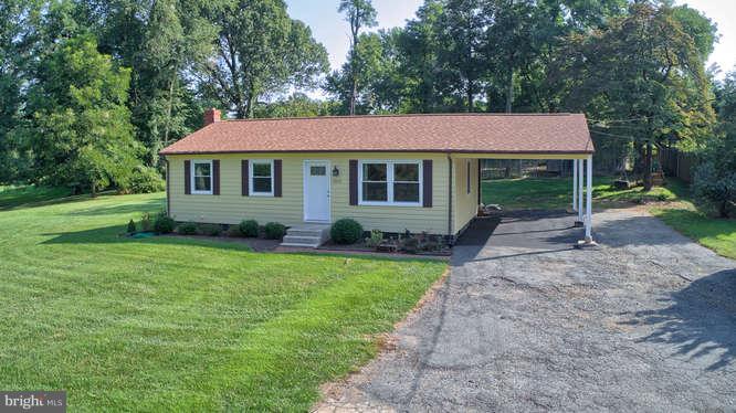 15715 Barnesville Road Boyds, MD 20841 - Photo 2 of 30 Exterior (Front) with new windows