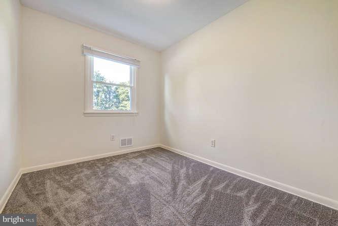 15715 Barnesville Road Boyds, MD 20841 - Photo 17 of 30 Bedroom smaller could be used as a den