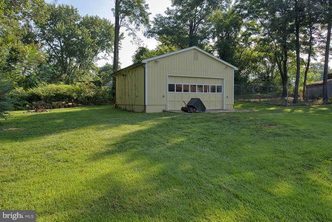 15715 Barnesville Road Boyds, MD 20841 - Photo 19 of 30 Exterior (Rear) with full garage