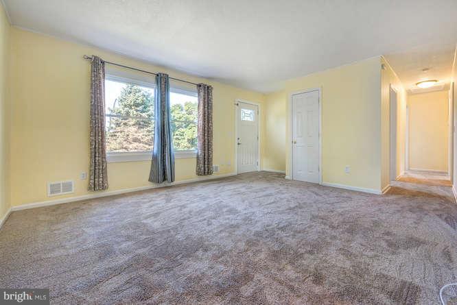 15715 Barnesville Road Boyds, MD 20841 - Photo 8 of 30 Living Room with all new carpet throughout