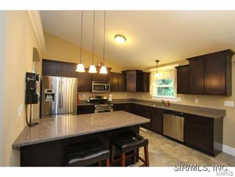 202 North Bluff Road Collinsville, IL 62234 - Photo 7 of 24 Gallery Image 7