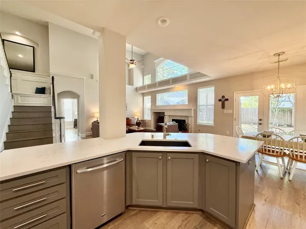 $4,800 | 251 North Maple Glade Circle, The Woodlands, TX 77382