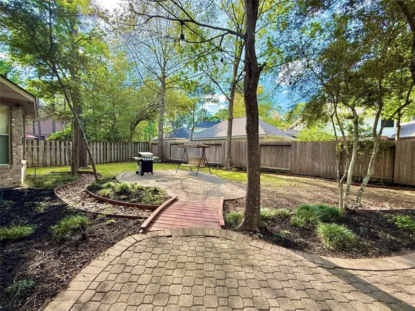 $4,800 | 251 North Maple Glade Circle, The Woodlands, TX 77382