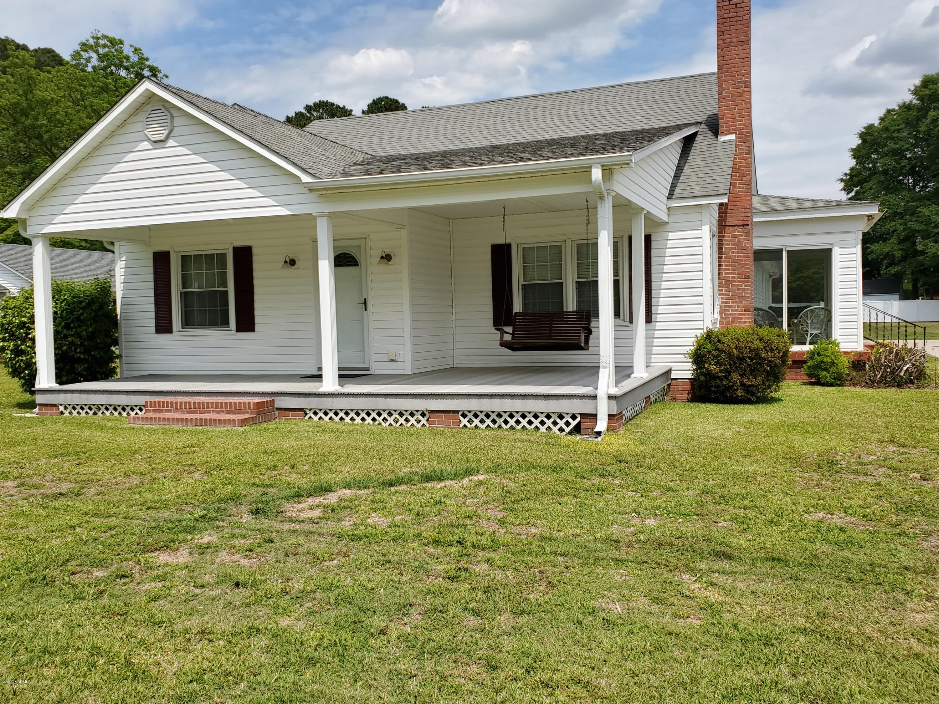 1002 Raleigh Road Clinton, NC 28328 - Photo 1 of 1 Front