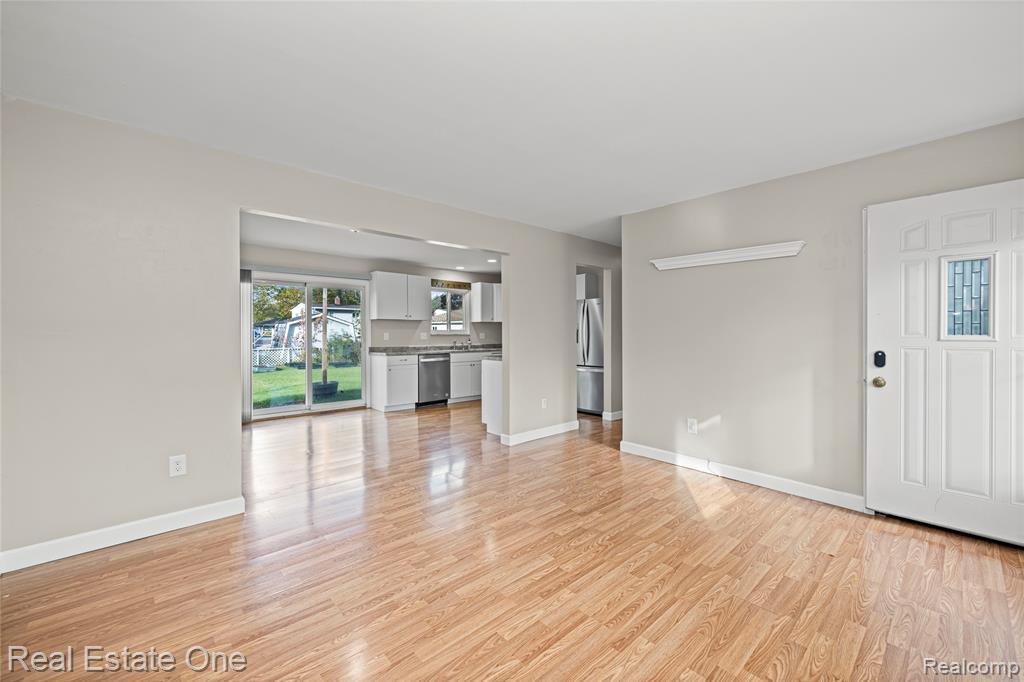 12107 19 Mile Road Sterling Heights, MI 48313 - Photo 3 of 20