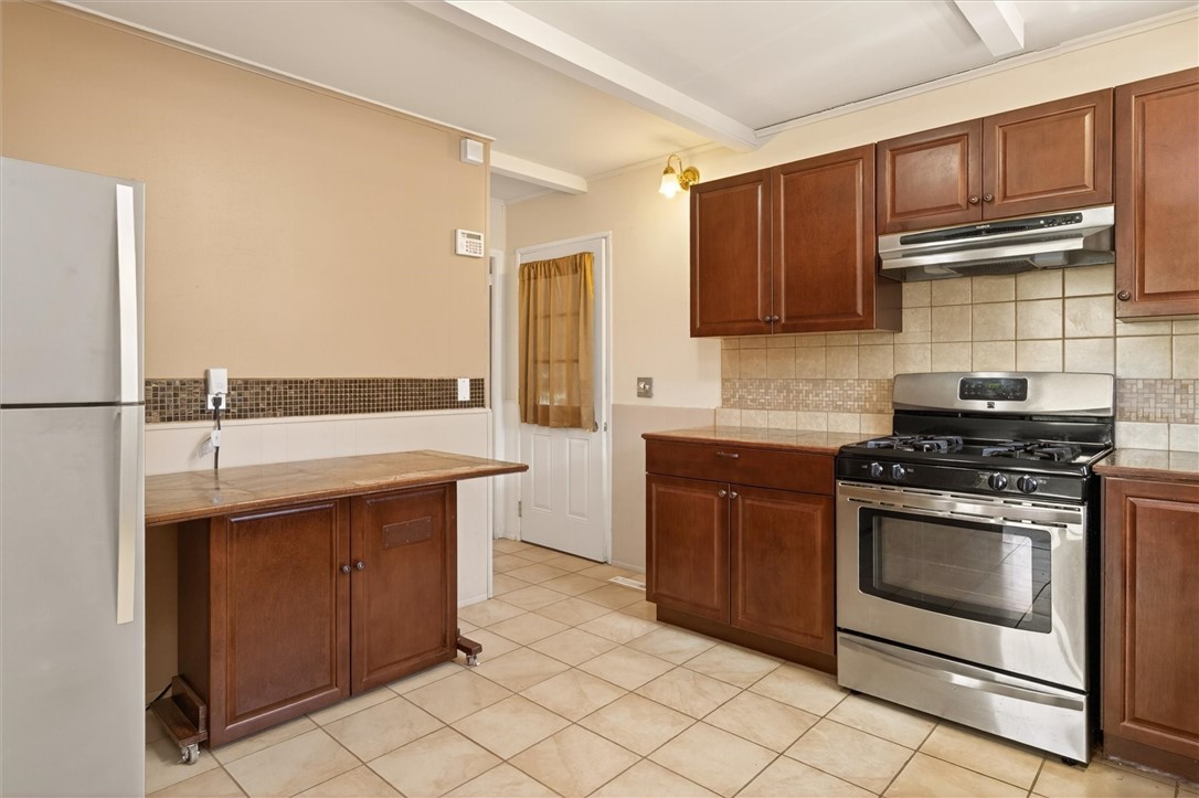157 Hollybrook Road Henrietta, NY 14623 - Photo 8 of 28