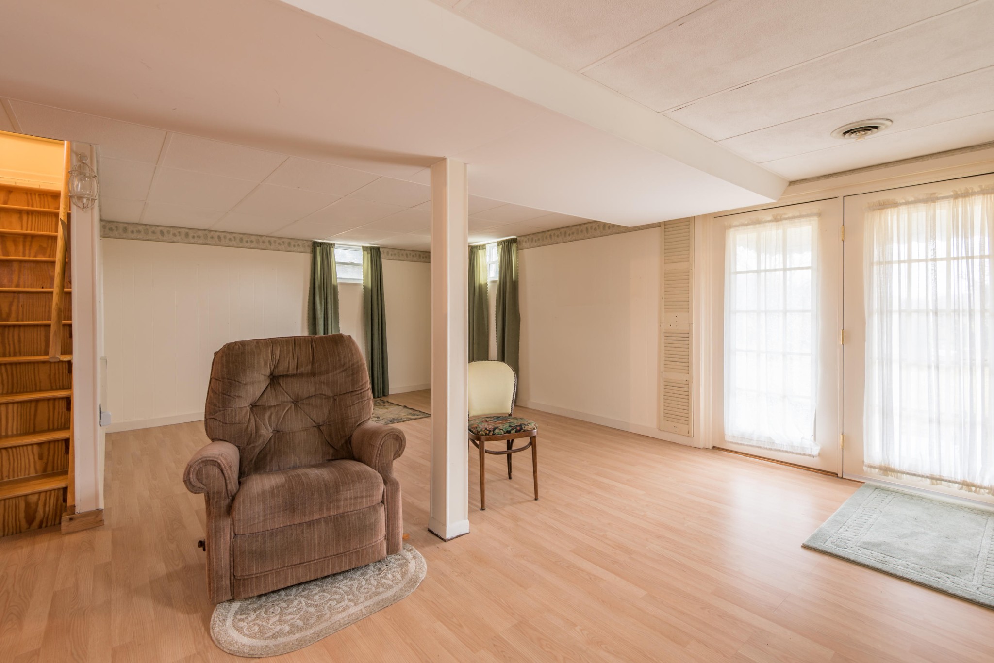 275 North Ridge View Road Luttrell, TN 37779 - Photo 15 of 27 a living room with furniture and a window