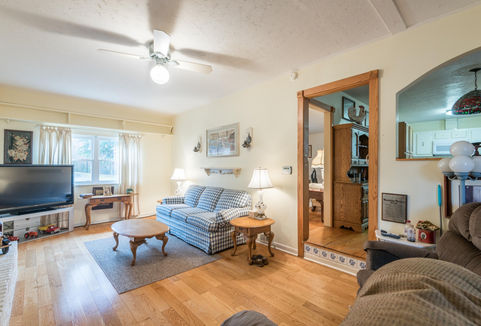 275 North Ridge View Road Luttrell, TN 37779 - Photo 20 of 27 a living room with furniture and a flat screen tv