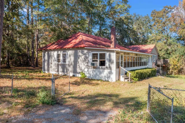 $315,000 | 109 Cove Lane, Eutawville, SC 29048