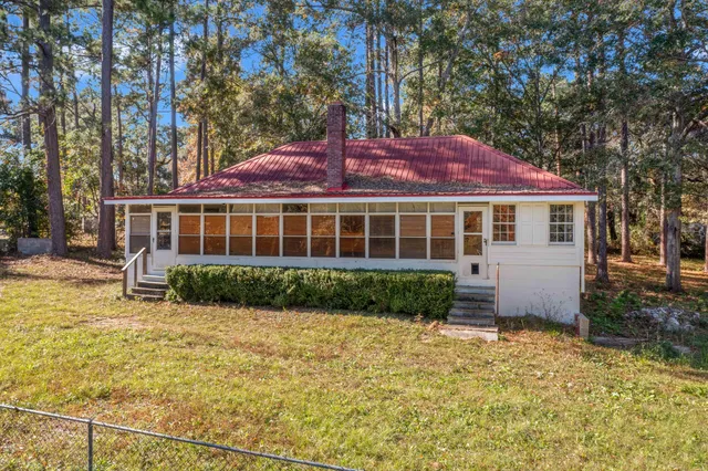 $315,000 | 109 Cove Lane, Eutawville, SC 29048