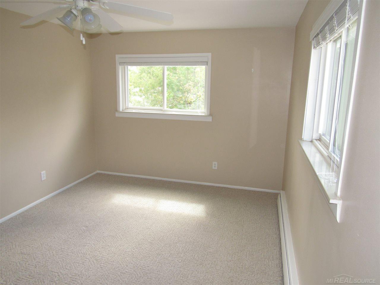 763 West Maple Road Clawson, MI 48017 - Photo 33 of 36 31261299-32.JPG