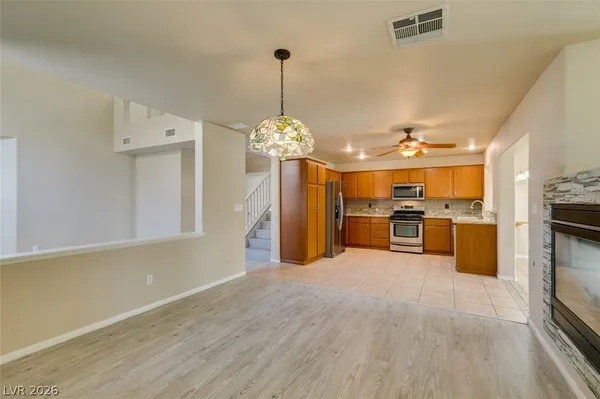 $2,400 | 936 Midpride Street, Las Vegas, NV 89144