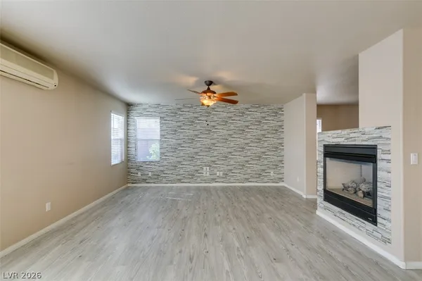 $2,400 | 936 Midpride Street, Las Vegas, NV 89144