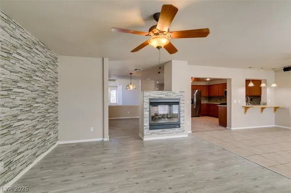 $2,400 | 936 Midpride Street, Las Vegas, NV 89144