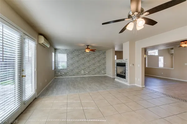 $2,400 | 936 Midpride Street, Las Vegas, NV 89144