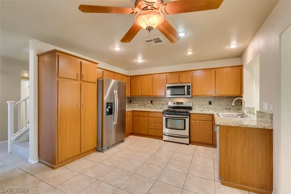 $2,400 | 936 Midpride Street, Las Vegas, NV 89144