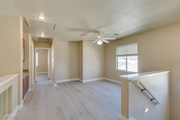 $2,400 | 936 Midpride Street, Las Vegas, NV 89144