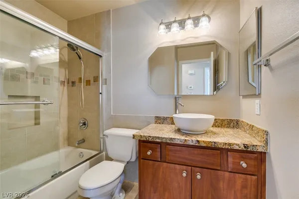 $2,400 | 936 Midpride Street, Las Vegas, NV 89144
