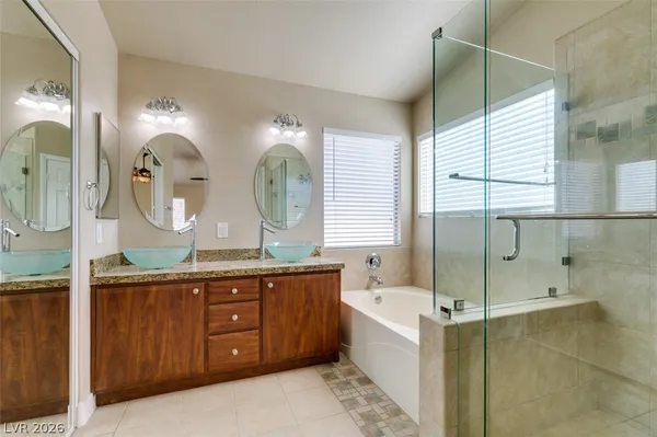 $2,400 | 936 Midpride Street, Las Vegas, NV 89144
