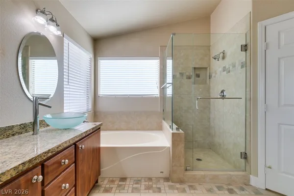 $2,400 | 936 Midpride Street, Las Vegas, NV 89144