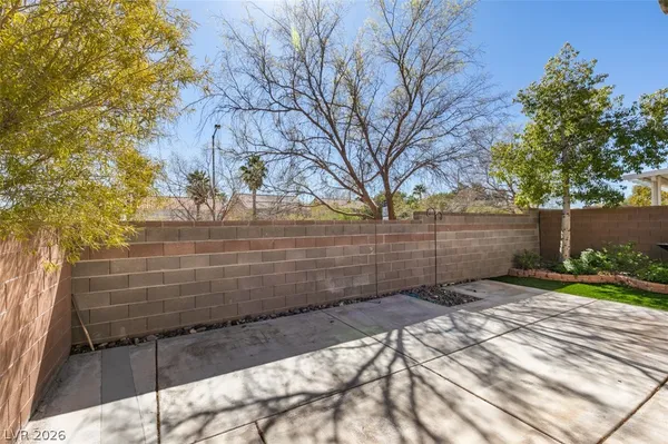 $2,400 | 936 Midpride Street, Las Vegas, NV 89144