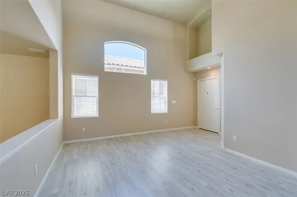 $2,400 | 936 Midpride Street, Las Vegas, NV 89144