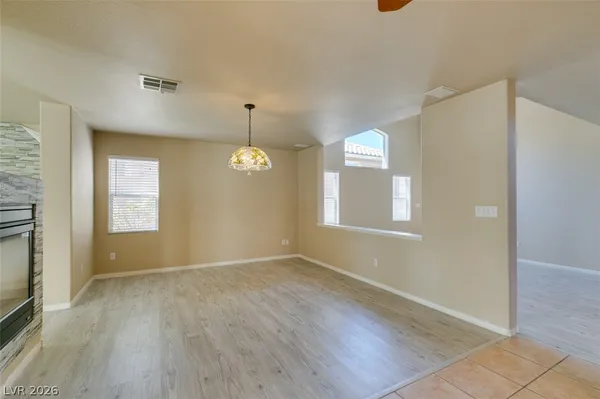 $2,400 | 936 Midpride Street, Las Vegas, NV 89144