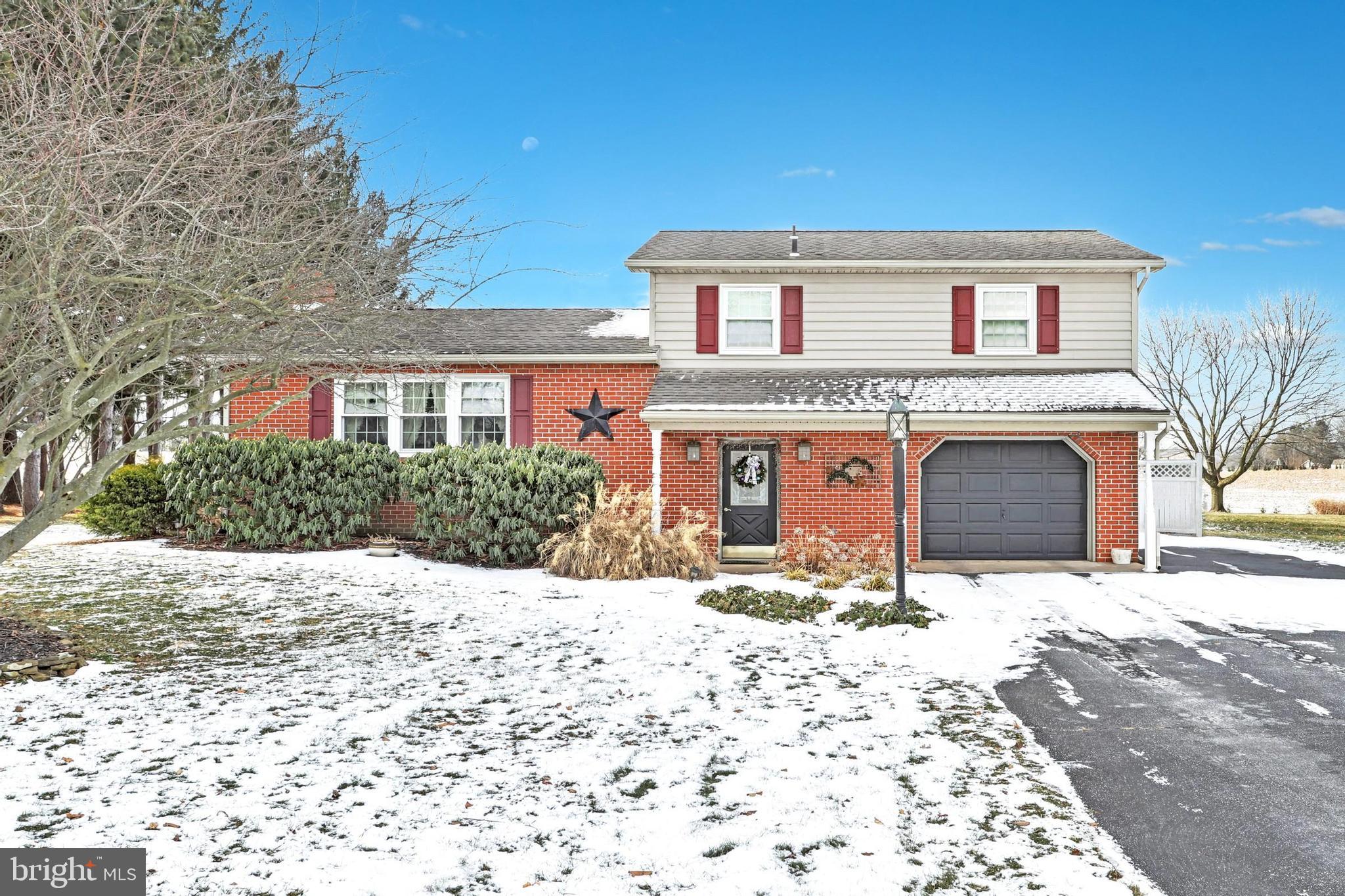 387 Sunset Road Thomasville, PA 17364 - Photo 1 of 32 Gallery Image 1
