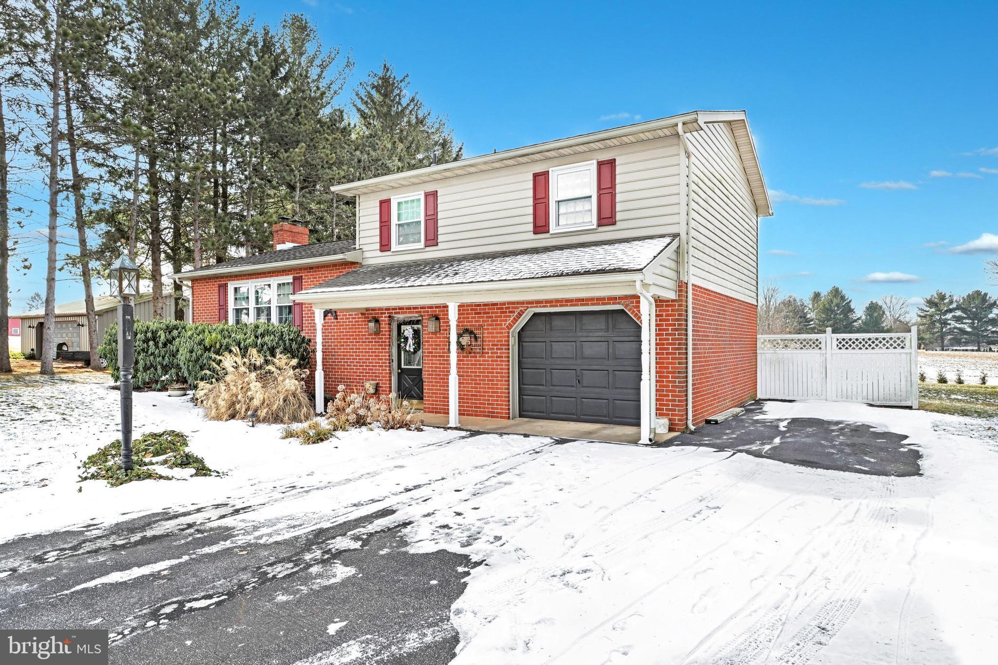 387 Sunset Road Thomasville, PA 17364 - Photo 2 of 32 Gallery Image 2