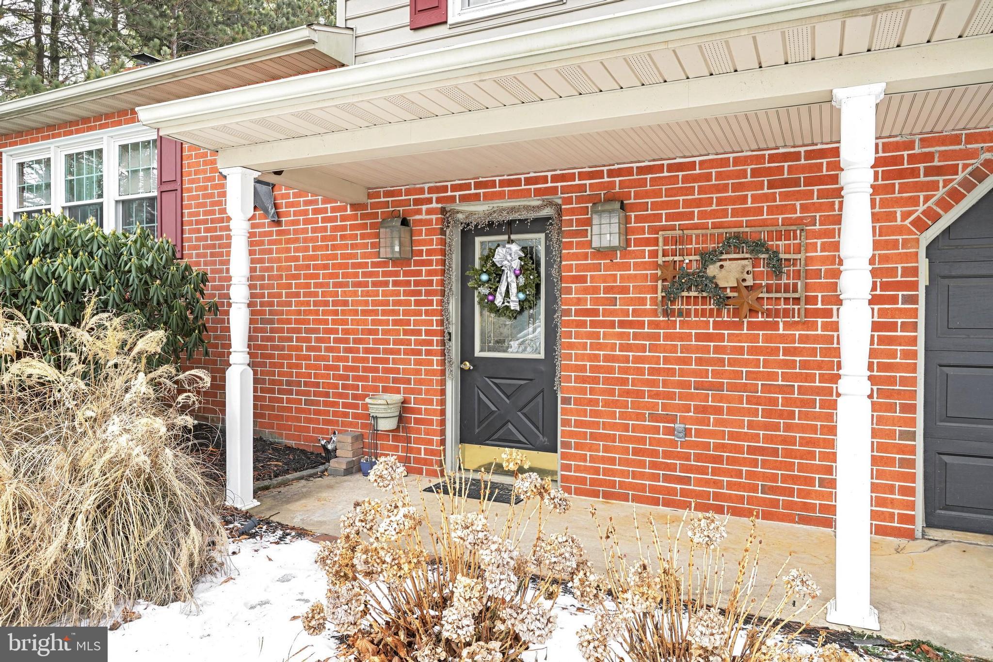 387 Sunset Road Thomasville, PA 17364 - Photo 3 of 32 Gallery Image 3