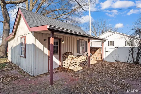 $2,200 | 301 West Laurel Street, Millstadt, IL 62260
