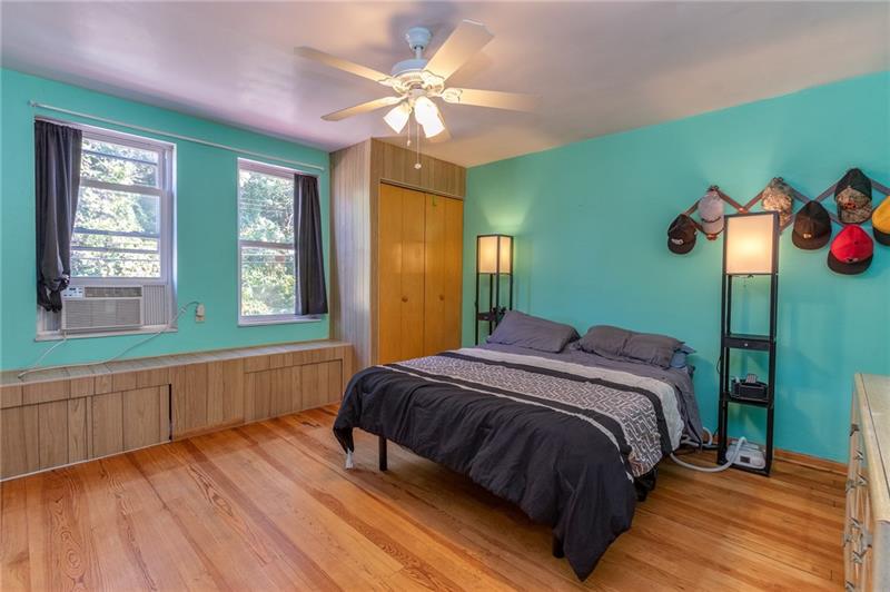 339 Fairoaks Street McKees Rocks, PA 15136 - Photo 9 of 12