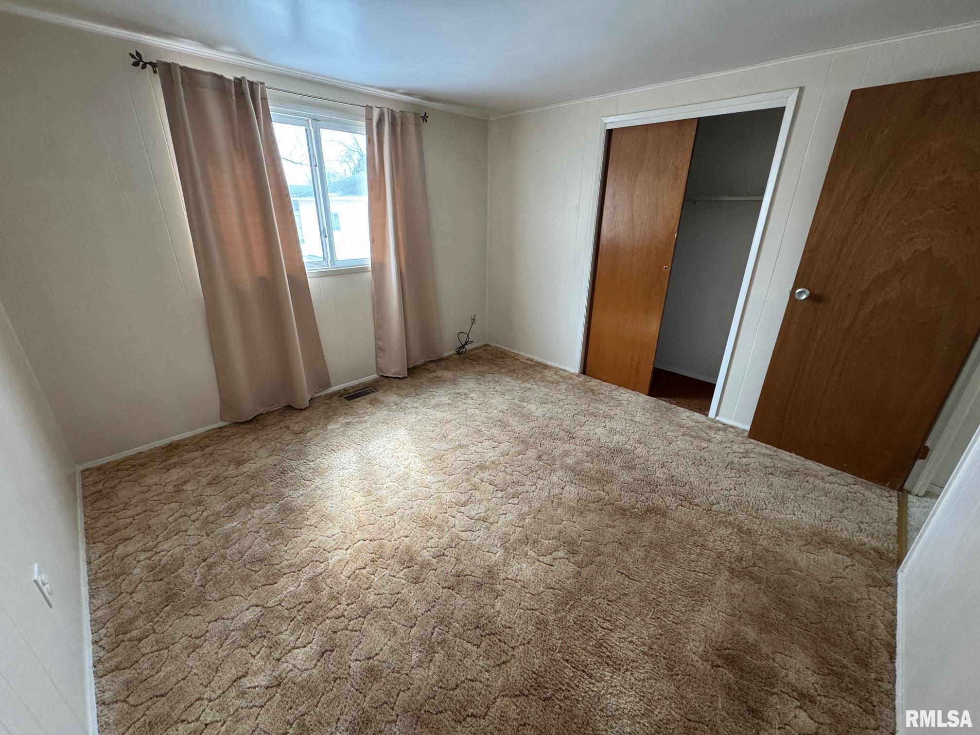 2304 Sutherland Road Springfield, IL 62702 - Photo 7 of 12 Gallery Image 7