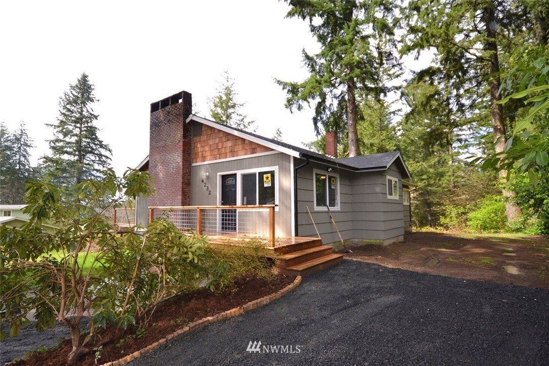4232 Sunnyslope Road Southwest Port Orchard, WA 98367 - Photo 1 of 21 Gallery Image 1