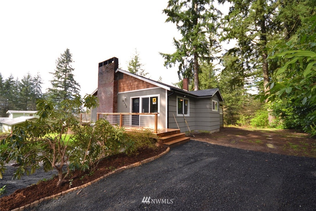 4232 Sunnyslope Road Southwest Port Orchard, WA 98367 - Photo 2 of 21 Gallery Image 2