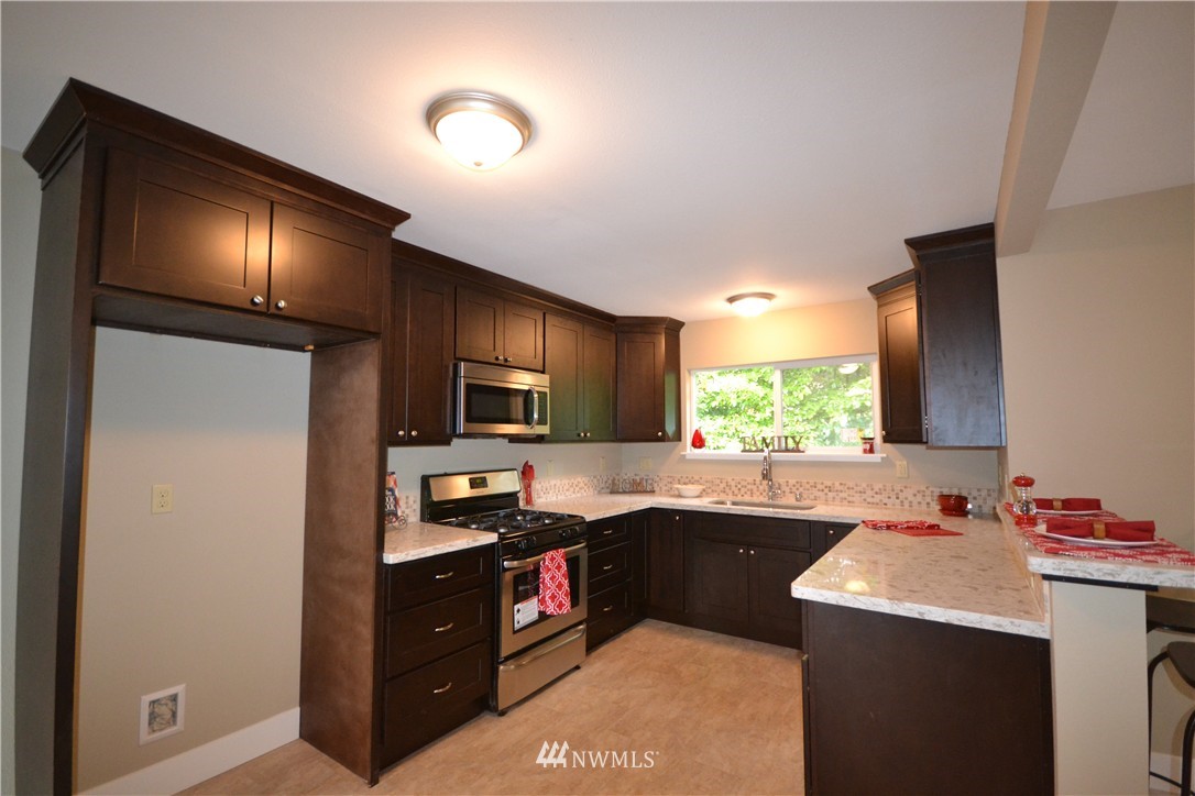 4232 Sunnyslope Road Southwest Port Orchard, WA 98367 - Photo 9 of 21 Gallery Image 9