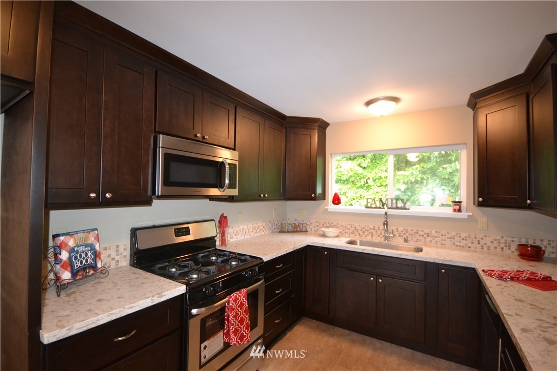 4232 Sunnyslope Road Southwest Port Orchard, WA 98367 - Photo 10 of 21 Gallery Image 10