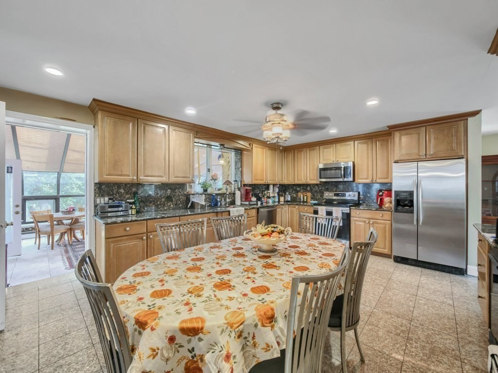 16 Stewart Road North Reading, MA 01864 - Photo 9 of 40 Gallery Image 9