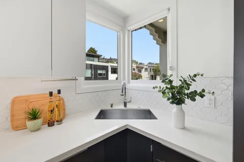 $1,295,000 | 1345 20th Street, San Francisco, CA 94107