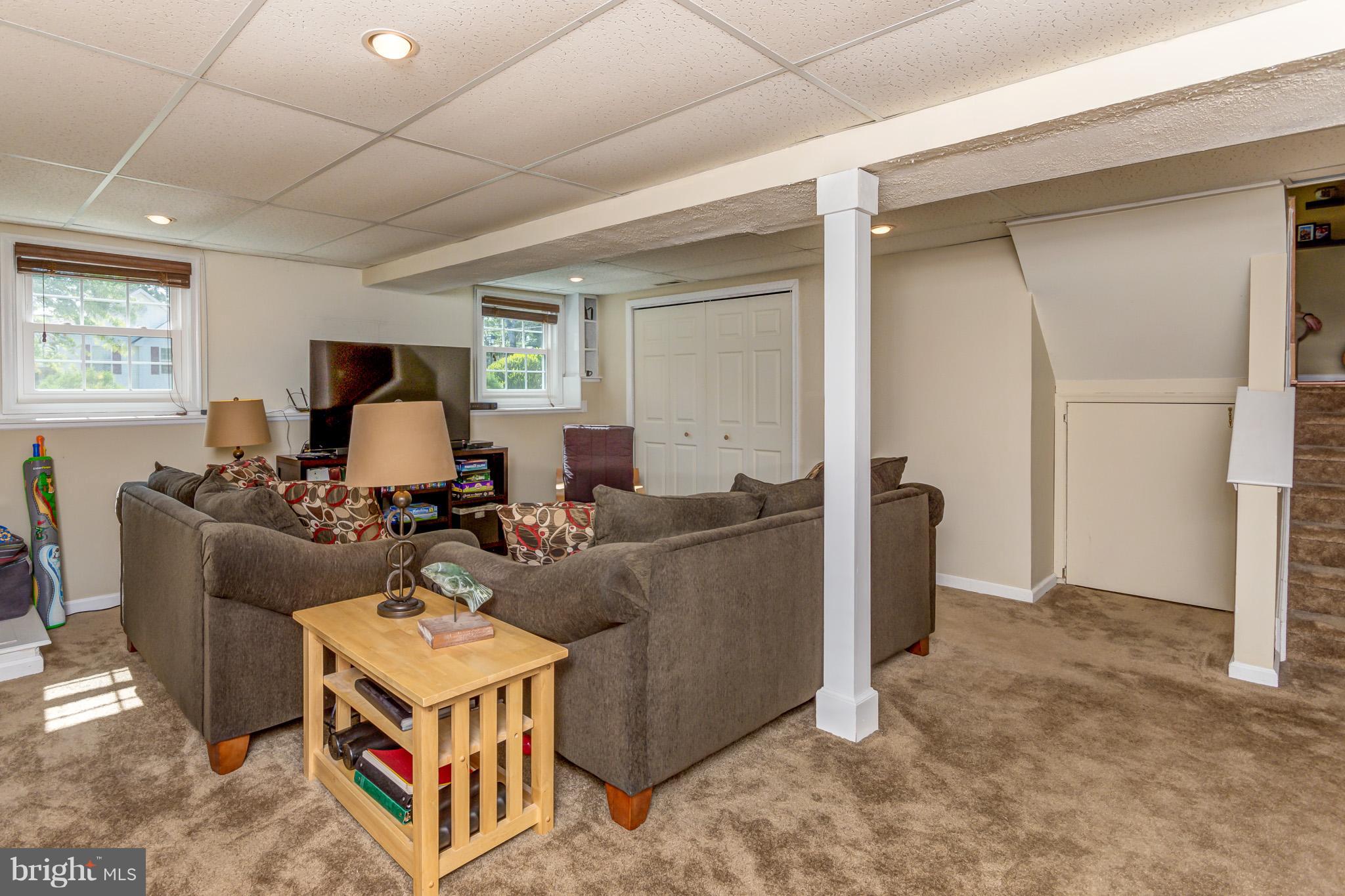 962 Firestone Road Westminster, MD 21158 - Photo 23 of 30 Living Room