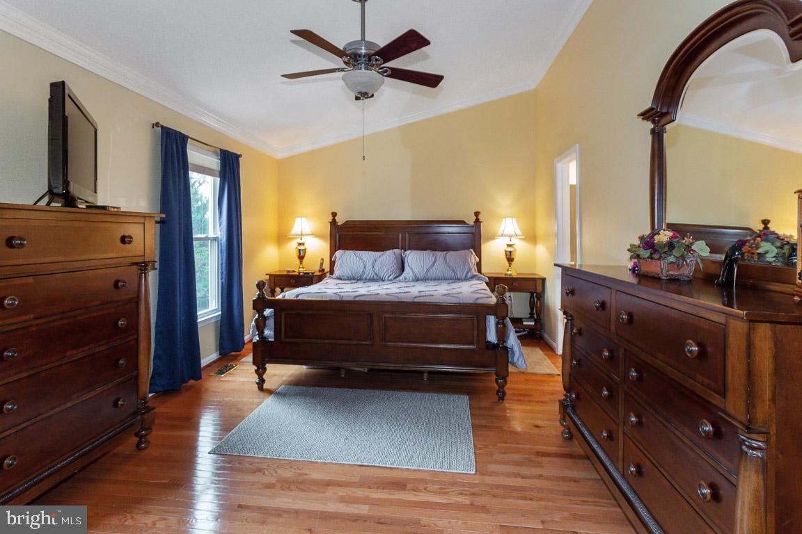 8303 Ridge Crossing Lane Springfield, VA 22152 - Photo 18 of 25 Gallery Image 18