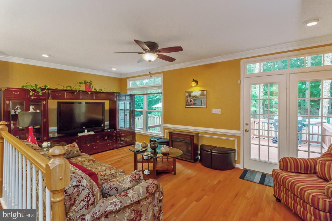 8303 Ridge Crossing Lane Springfield, VA 22152 - Photo 9 of 25 Gallery Image 9