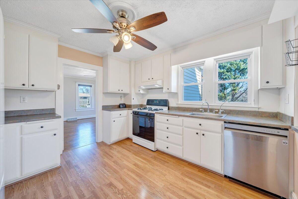 505 Republic Road Christiansburg, VA 24073 - Photo 12 of 51 Kitchen