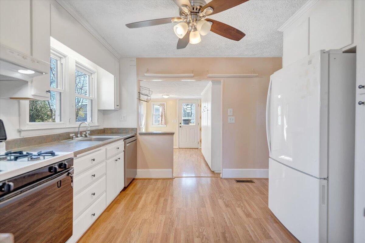 505 Republic Road Christiansburg, VA 24073 - Photo 14 of 51 Kitchen